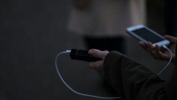 Tych powerbanków nie zabierzesz ze sobą w podróż samolotem!