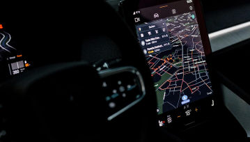 Android Auto miażdżony przez użytkowników. Społeczność narzeka, Google chowa głowę w piasek