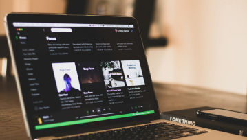 Spotify podwyższa ceny. Popularny streaming nie oferuje nic więcej, a znowu drożeje