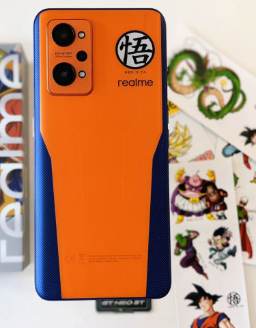 UNBOXING Realme GT Neo 3T Dragon Ball Z Edition : le smartphone qui est aussi beau que puissant