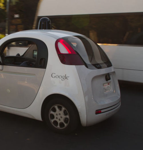 Autonomiczne auta Google przejechały już 2 miliony mil. Teraz wypada nam się zastanowić