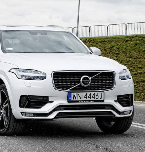 Volvo XC90 T6 AWD R-design – 320 KM z silnika benzynowego 2l. Zamiast diesla D5?