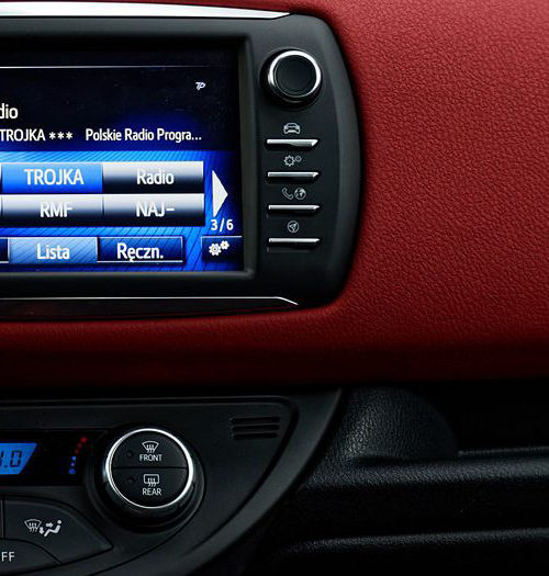 Ostatni bastion pada, Toyota wreszcie obsłuży Android Auto