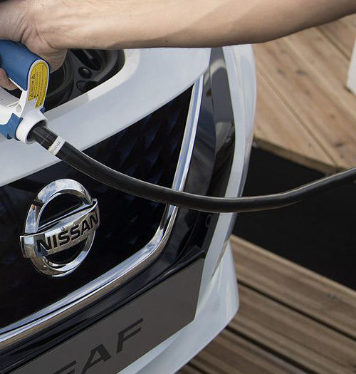 Hiszpania od 2040 roku zakaże sprzedaży aut napędzanych benzyną i ropą