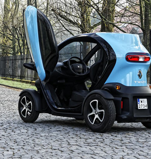Renault Twizy – test. Elektryczny pojazd czterokołowy pomiędzy samochodem a skuterem