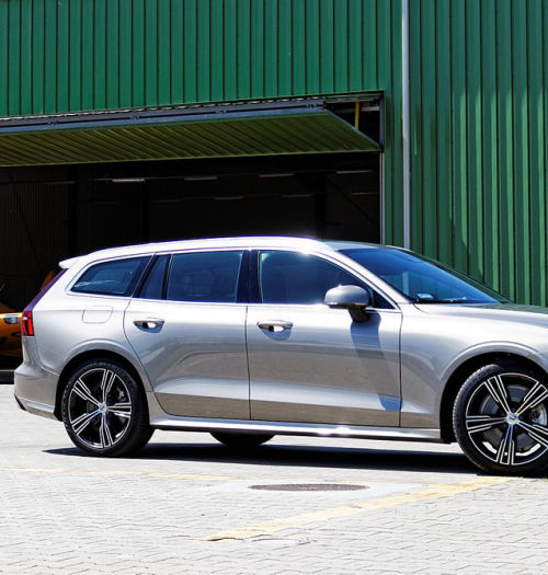 Volvo V60 D4 oraz T6 AWD – praktyczne kombi klasy premium. Test i jazda próbna