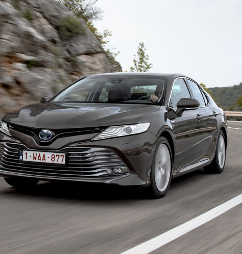 Toyota Camry 2.5 l Hybrid: rywal dla Skody Superb – jazda próbna