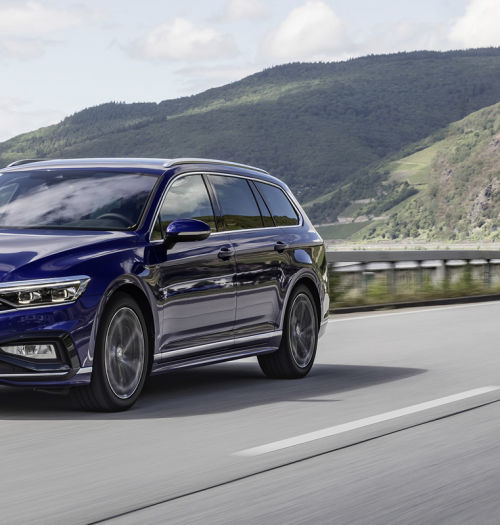 Volkswagen Passat w wersji Essence już dostępny, za mniej niż 100 000 PLN