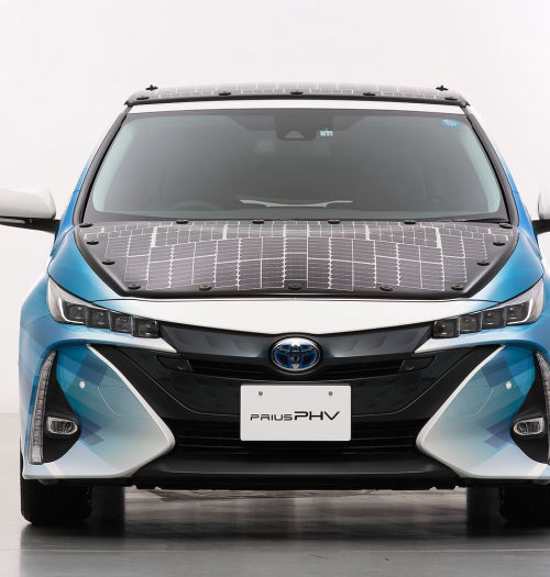 Toyota zamontowała panele słoneczne na Priusie, dodadzą nawet 56 km zasięgu