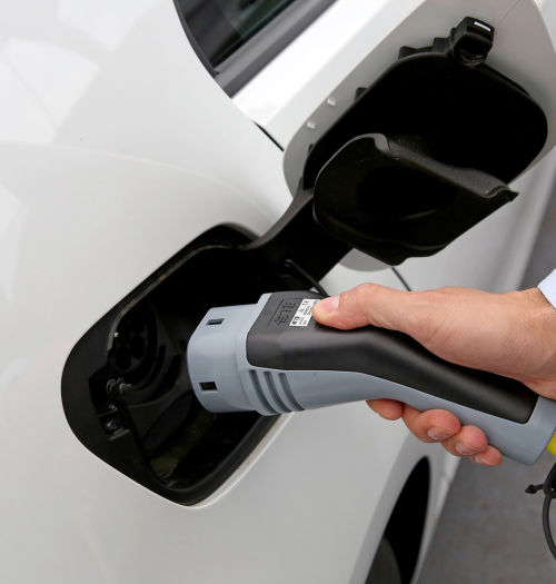 Jak to z tą liczbą aut elektrycznych w Polsce jest naprawdę. Najnowsze dane PZPM i PSPA nie zachwycają