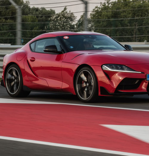 Toyota GR Supra z silnikiem 2.0 jest o ponad 100 000 PLN tańsza niż topowa odmiana