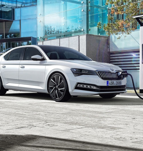 Skoda wyceniła hybrydowego Superba, jest dużo tańszy niż Passat