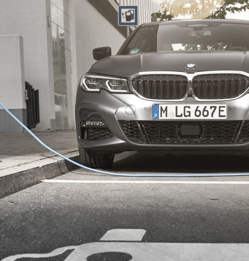 Hybrydy Plug-In i auta elektryczne to jedyna słuszna opcja? BMW: u nas masz wybór
