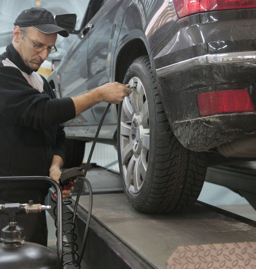 Zmieniają się przeglądy techniczne, diagnosta nie tylko sprawdzi ale też sfotografuje auto