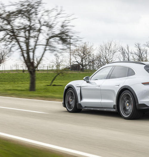 Porsche Taycan Cross Turismo – elektryczne, praktyczne, uterenowione, sportowe i… zaskakująco sensowne! Pierwsza jazda próbna