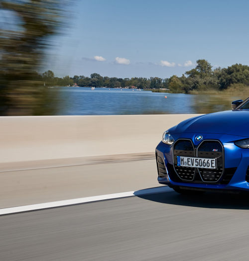 Elektryczne BMW i4 M50: 544 KM, 3,9 s od 0 do 100 km/h i zasięg do 521 km. Pierwsza jazda próbna