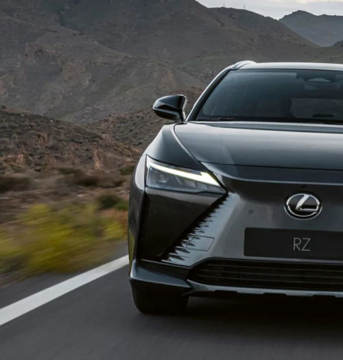 Lexus RZ 450e - lepiej późno niż wcale, ale czy warto?