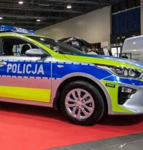 Polska Policja zmienia malowanie radiowozów, będą lepiej widoczne