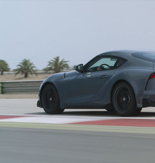 Toyota GR Supra 3.0l z „manualem” – test na torze wyścigowym. Zmiany na 2022 i 2023