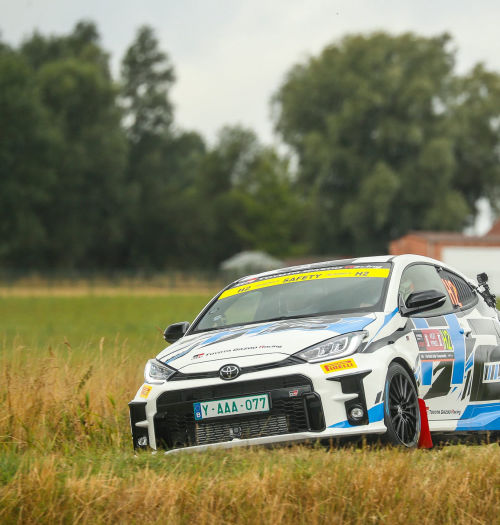 Toyota testuje wodorowego Yarisa. Emituje zero CO2 i warczy jak spalinówka