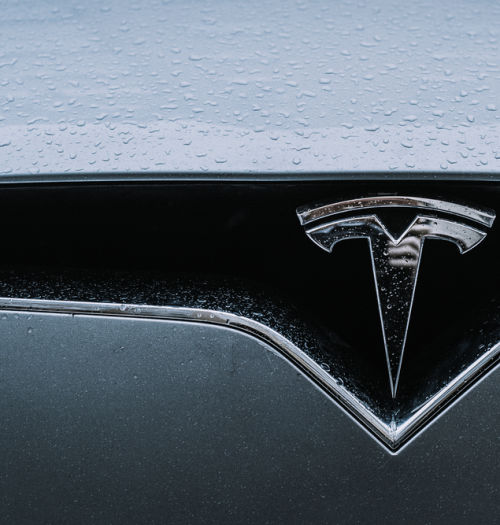 Zachęcasz innych do zakupu Tesli? Elon Musk w nagrodę zabierze Cię na wycieczkę do fabryki