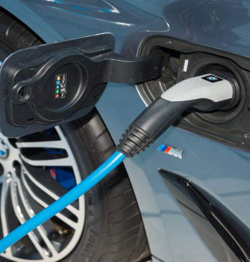 BMW i Mercedes łączą siły. Tonący złapali się brzytwy?