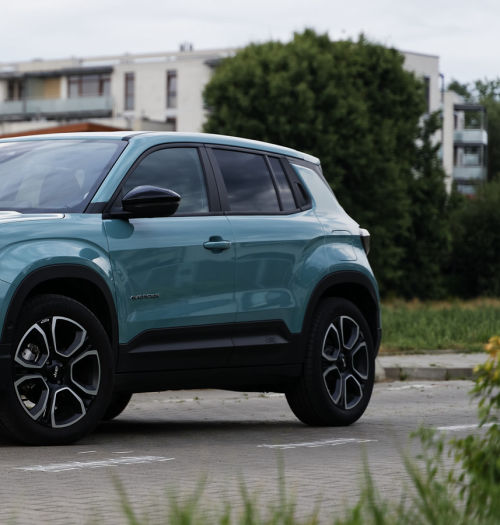 Jeep Avenger Electric: oszczędna platforma e-CMP2. Zasięg, zużycie energii. Test