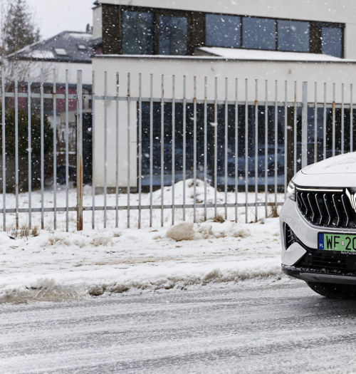 Elektryczny Voyah Free: 106 kWh, 489 KM i luksusowe wnętrze w okazyjnej cenie. Haczyk? Test
