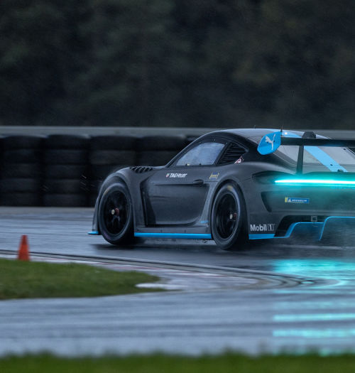 Jeździłem Porsche GT4 ePerformance na prawym fotelu. 1088 elektrycznych koni mechanicznych i piorunujący czas okrążenia na torze Silesia Ring