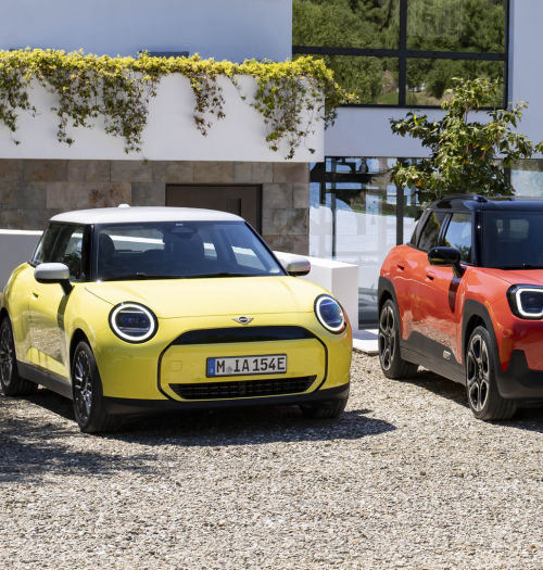 MINI Aceman SE i Cooper SE z elektrycznym napędem to najlepsza wersja na gokartową jazdę