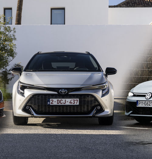 Test: Toyota Corolla Hybrid: najpopularniejsze auto w Polsce. Rywale: VW Golf, Skoda Octavia