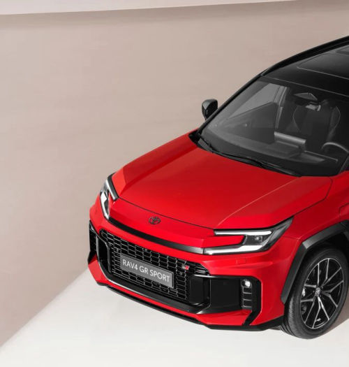 Nowa Toyota RAV4 - nowe multimedia i mocniejsze napędy