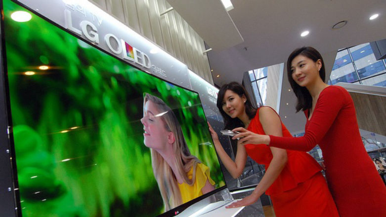 Rusza sprzedaż wygiętych OLED telewizorów LG. Drogo, ale robi wrażenie