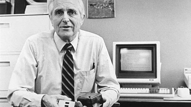 Ostatniej nocy zmarł Douglas Engelbart, twórca myszki komputerowej i interfejsu graficznego