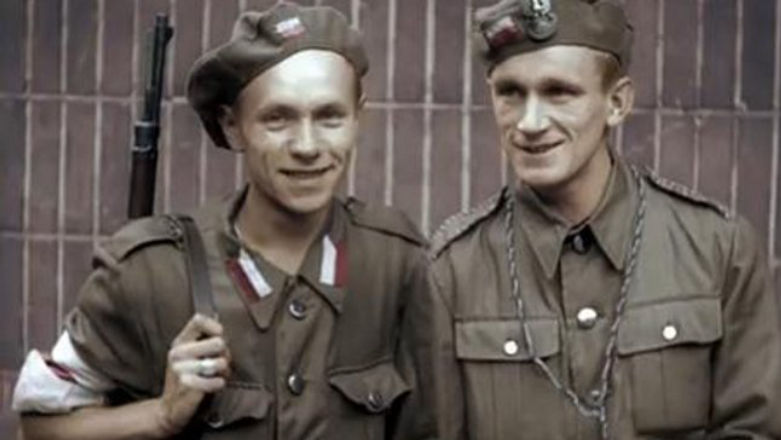 "Powstanie Warszawskie" - każdy powinien zobaczyć ten film