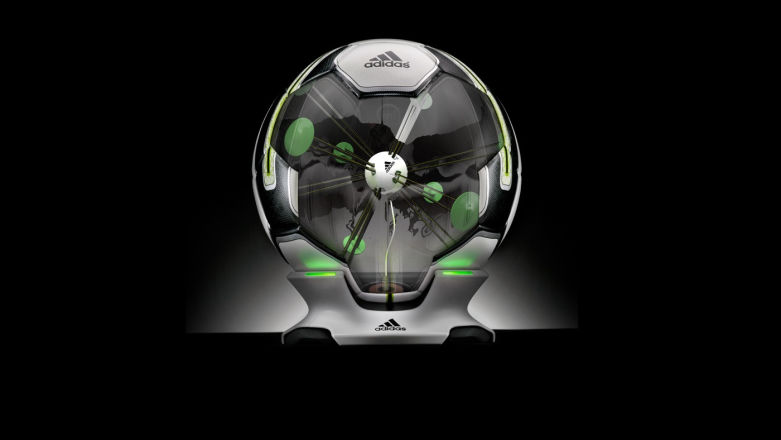 Adidas miCoach Smart Ball – piłka nożna, dzięki której będziesz uderzał niczym Cristiano Ronaldo, czy Roberto Carlos