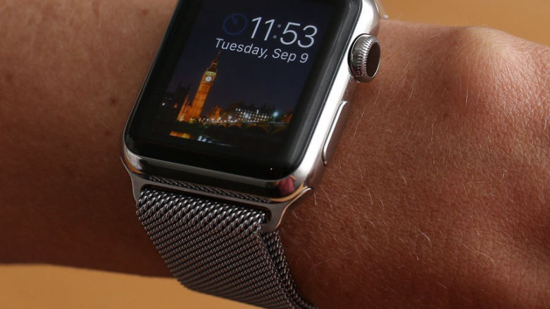 iPhona trzymaliśmy źle, teraz źle nosimy ich zegarki. Apple, serio?