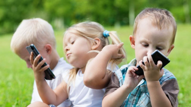 Czy ktoś jeszcze używa telefonu do rozmów? Triumf komunikatorów