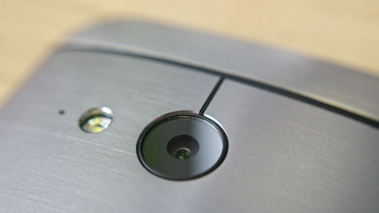 Kto kogo kopiuje - czyli o tym, jak HTC upodabnia swoje sprzęty do iPhone'a