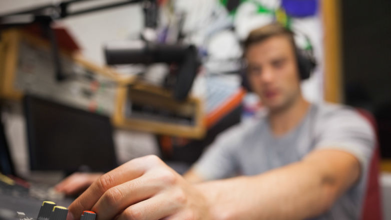 Stacje radiowe na YouTubie? Są i radzą tam sobie całkiem nieźle. Kto przoduje?