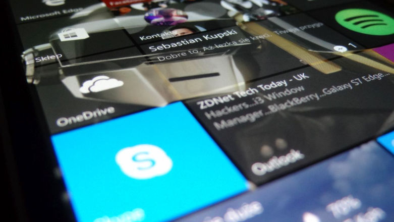 Lumia 930 i Windows 10 Mobile - emejzingu nie ma, ale też jest... całkiem nieźle