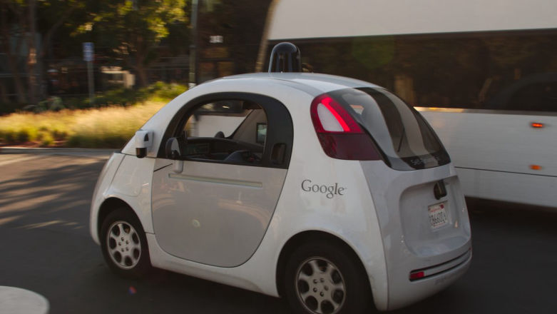 Autonomiczne auta Google przejechały już 2 miliony mil. Teraz wypada nam się zastanowić