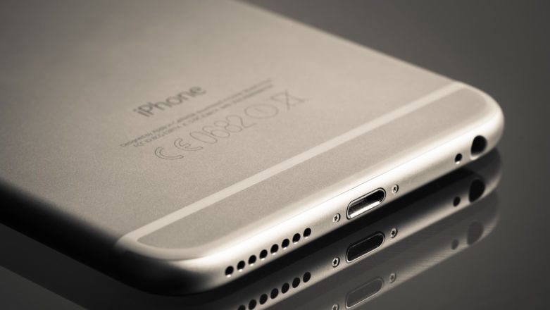 Dziesięć lat temu Steve Jobs pokazał światu iPhone'a. Ależ ten sprzęt namieszał na rynku...