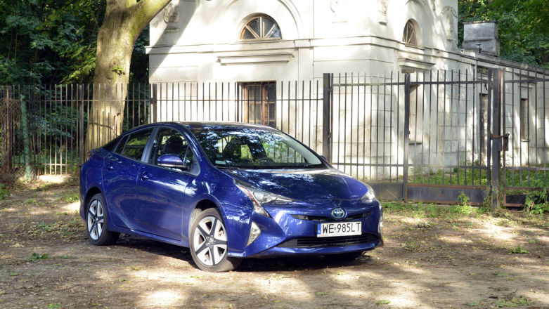 Toyota Prius 2016 może Ci się nie podobać z wyglądu, ale w technologii hybrydowej się zakochasz