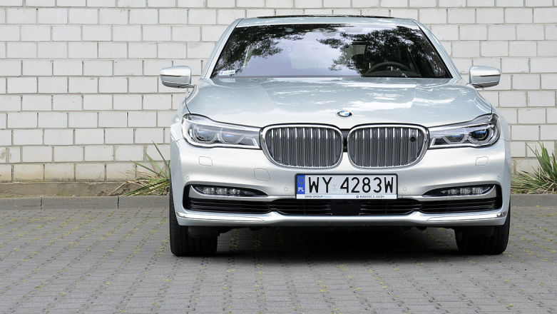 BMW serii 7: pieszy jeszcze nigdy nie czuł się tak bezpiecznie