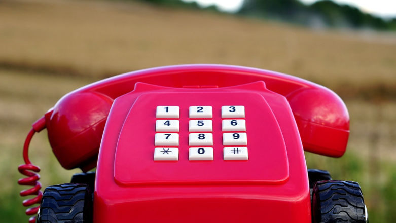 Telefon stacjonarny to relikt przeszłości? Bzdura!