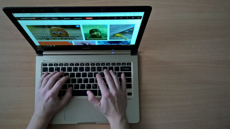 Koronny argument za MacBookiem upada? Laptopy z Windowsem też mają super touchpada