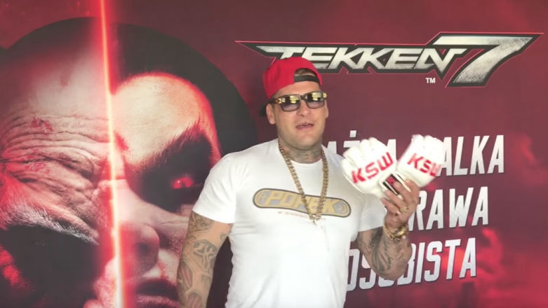 Popek i Cenega wspólnie pomagają dzieciakom, z Tekkenem w tle. Super akcja