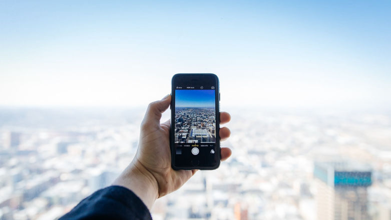Nie. Tak nie powinna się zachowywać popularna aplikacja pogodowa dla iOS