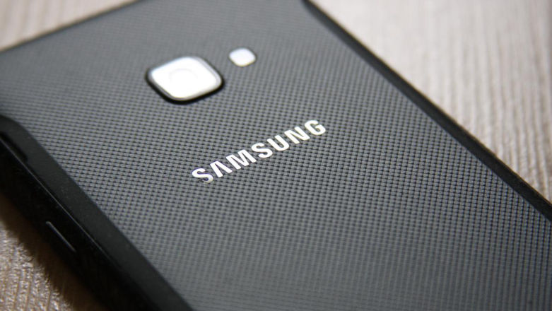 Samsung Galaxy Xcover 4 to odporny zawodnik ze średniej półki